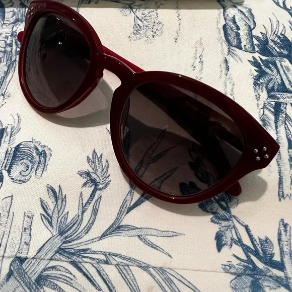 Chloe | Accessories | Euc Chloe Sunglasses | Poshmark display picture 3